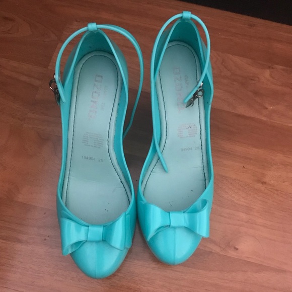 Plastic Wedges with bow detail 🎀
